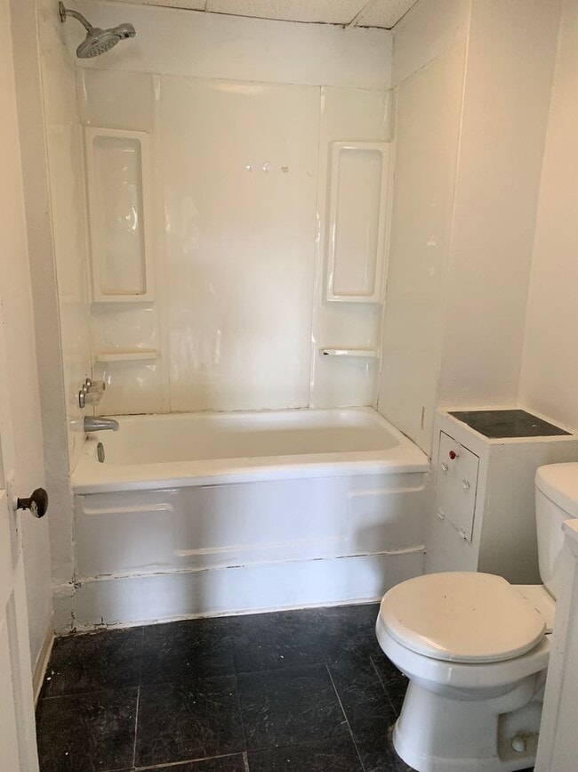 Building Photo - Two Bedroom Duplex