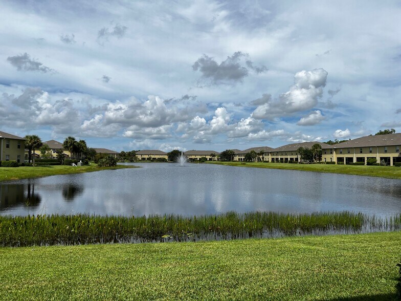 Building Photo - 9093 Gervais Cir