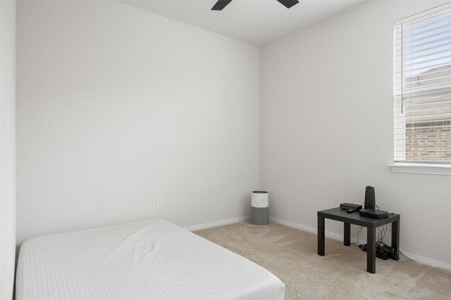 Building Photo - 936 Vogel Dr
