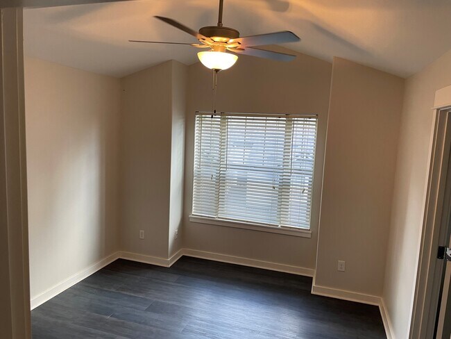 Building Photo - 1935 NE 50th Way