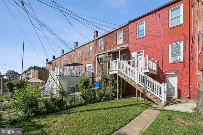 Building Photo - 211 Allendale St