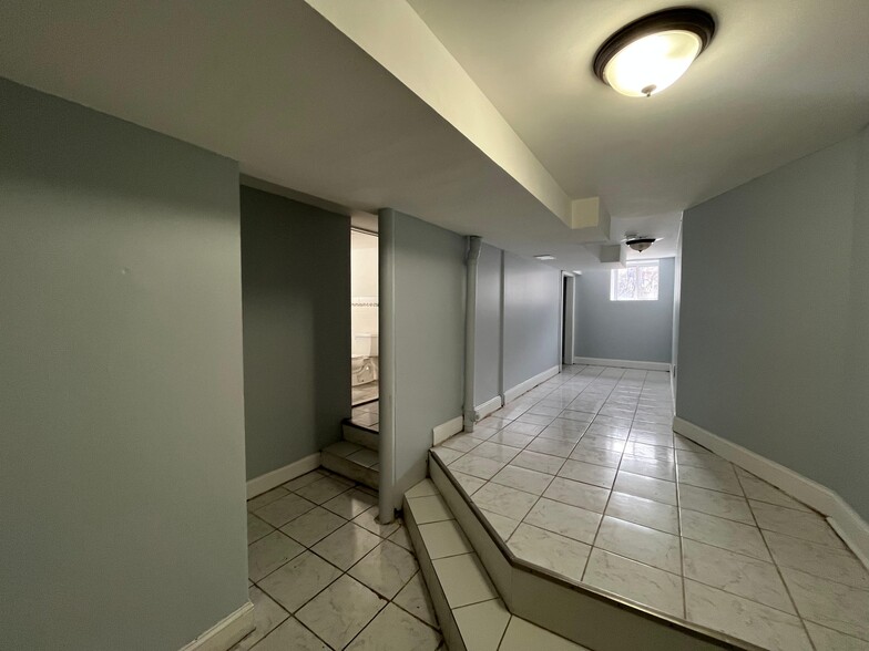 Building Photo - 203 Stegman St