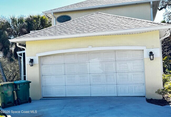 Building Photo - 7130 S Tropical Trail