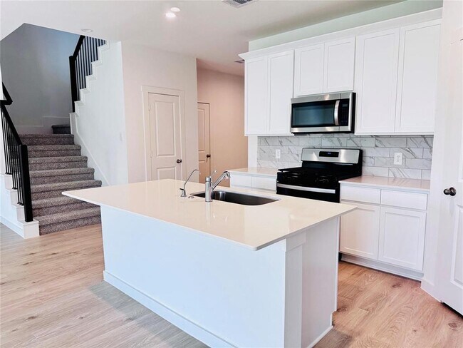 Building Photo - 30703 Castle Cove Dr