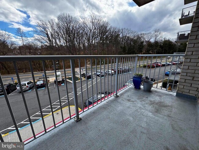 Building Photo - 2500 N Van Dorn St