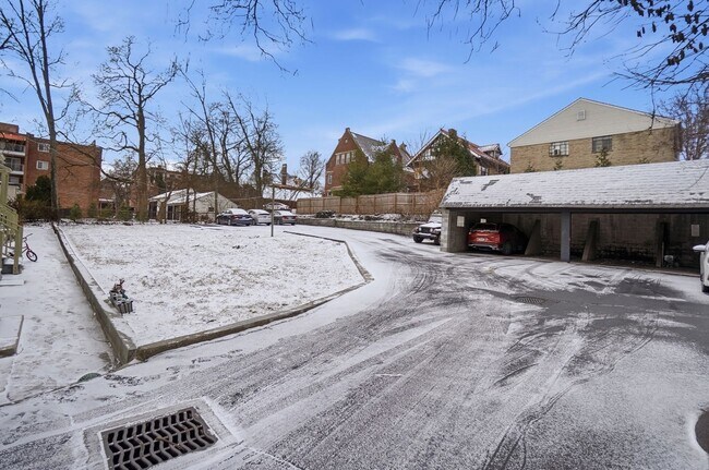 Building Photo - 3523 Clifton Ave