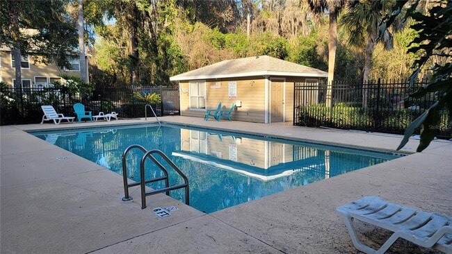 Building Photo - 4415 SW 34th St