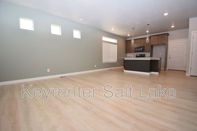 Building Photo - 214 E Allegheny Pl