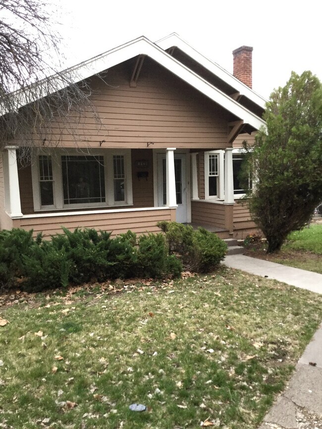 Building Photo - 3 bed/1 bath house