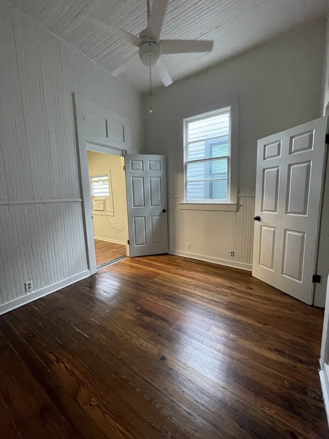 Building Photo - 3979 S Front St