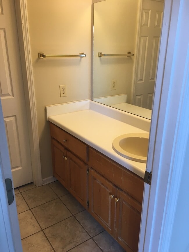 Building Photo - Three Bedroom on Veterans Available This F...