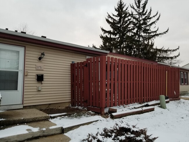 Building Photo - 1751 Queensbury Cir