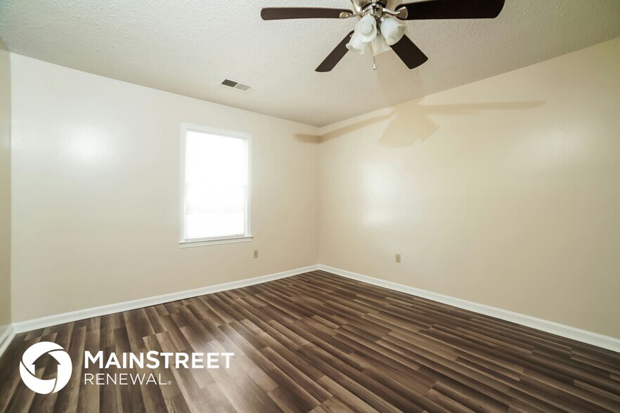 Building Photo - 2834 Lanthorn Dr