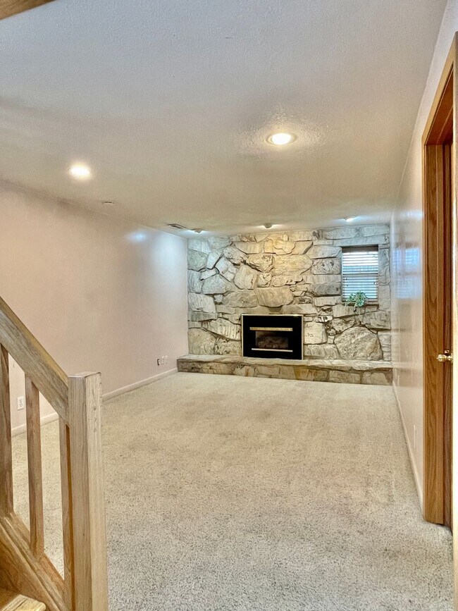 Building Photo - Taylorsville 3 Bedroom Home