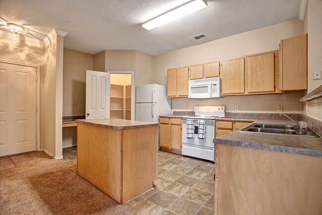 Building Photo - Memorial Creek