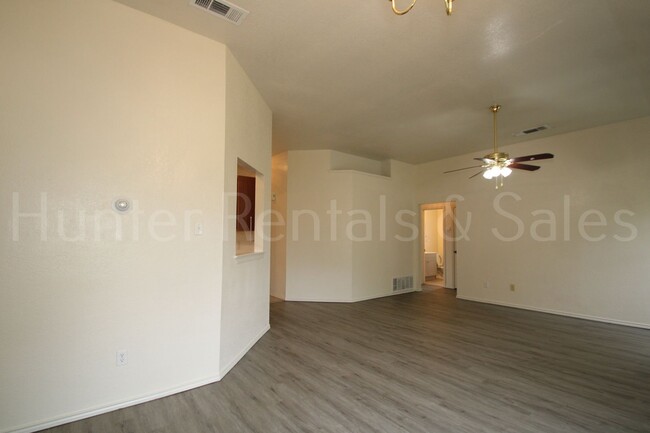 Building Photo - Perfect Four-Bedroom!