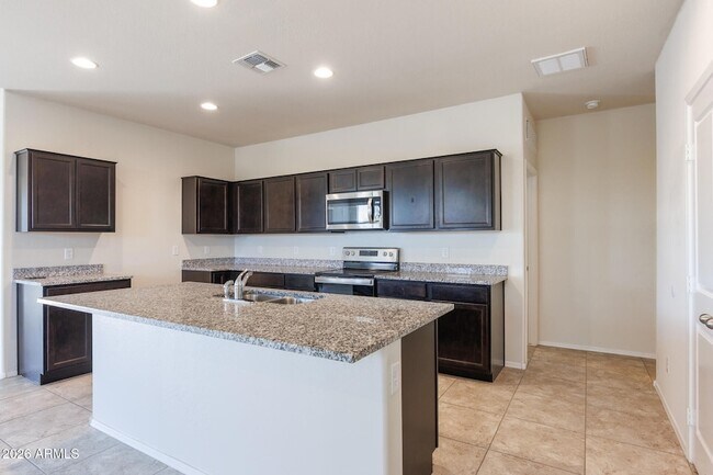 Building Photo - 1075 W Avalon Canyon Dr