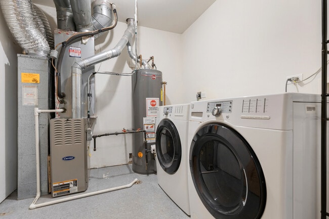 Building Photo - 2260 Hudson Cir