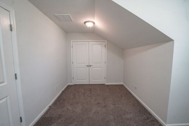 Building Photo - 3556 Castleoak Dr