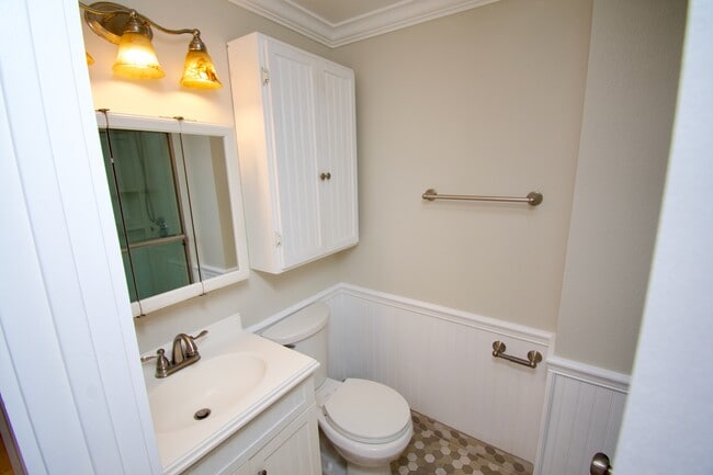 Building Photo - 17070 Los Modelos St