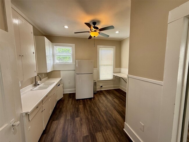 Building Photo - 1403 14th St