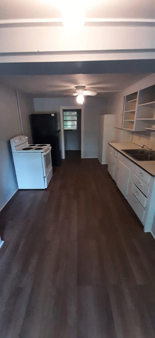 Building Photo - 17237 N Hwy 71