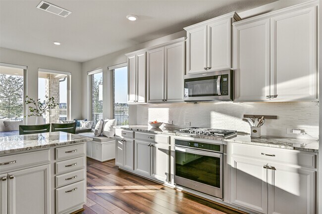 Building Photo - 3103 Flora Manor Dr