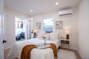 Building Photo - 2267 Las Flores Dr
