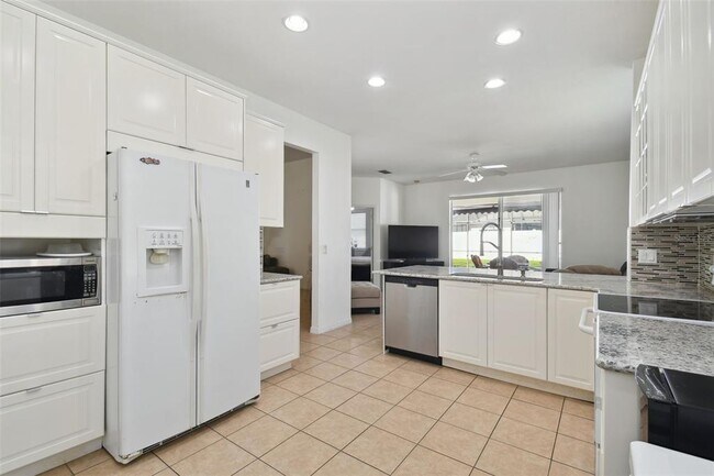 Building Photo - 258 Henley Cir