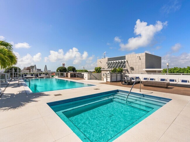 Building Photo - 9521 E Bay Harbor Dr