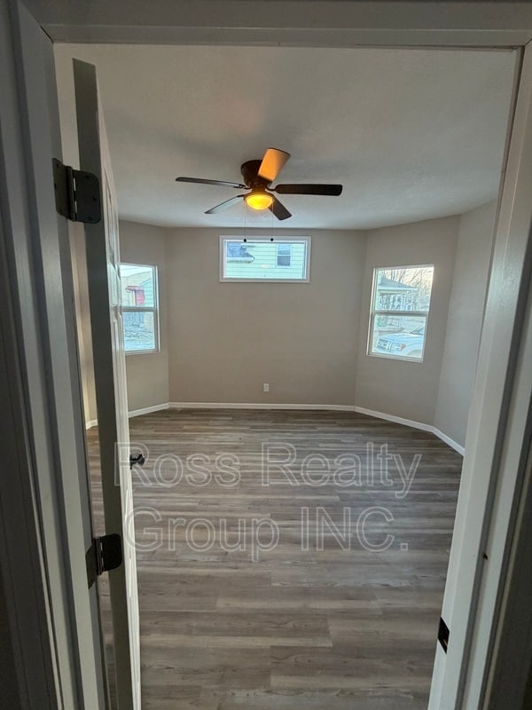 Building Photo - 1441 N Erie St