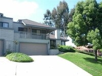 Building Photo - 4500 Villas Dr