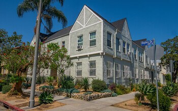 Building Photo - 400 N Ogden Dr