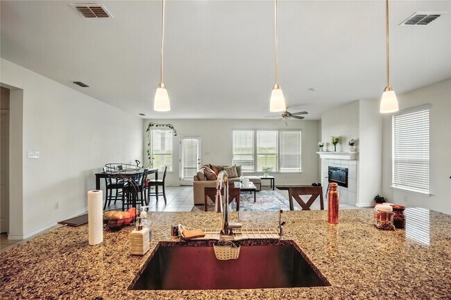 Building Photo - 604 Bronze Forest Dr