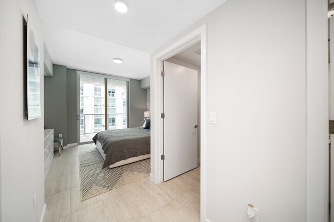 Building Photo - 3886 Biscayne Blvd