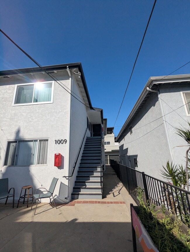 Building Photo - 1009 E Grand Ave