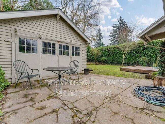 Building Photo - 2230 SE 51st Ave