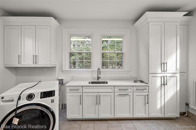 Building Photo - 1200 Orchard Ridge Rd