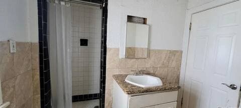 Building Photo - 74 S Anderson Ave