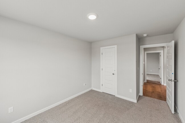 Building Photo - 8517 E Fort Worth St