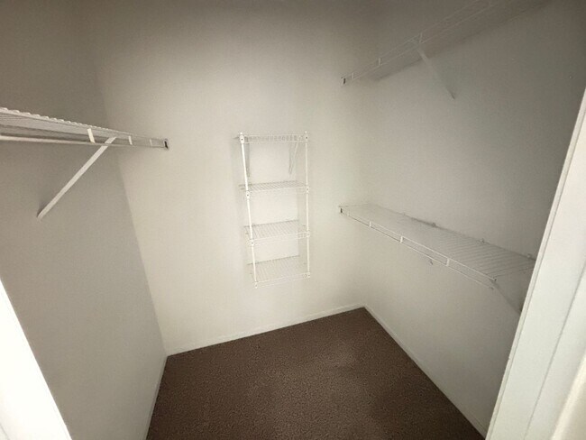 Building Photo - Gorgeous 2bed/2 bath condo in Southwest!