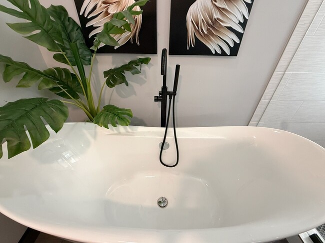 Building Photo - 19625 Sedgefield Terrace