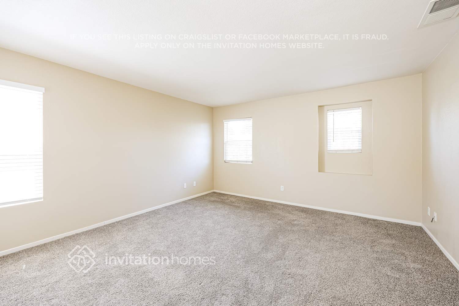 Building Photo - 3043 Roadrunner Dr