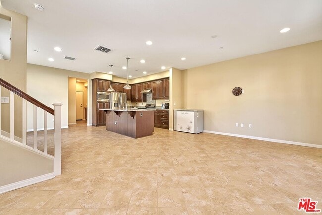 Building Photo - 20285 Avenida Paloma