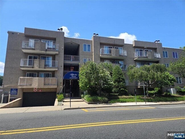 Building Photo - 105 State St