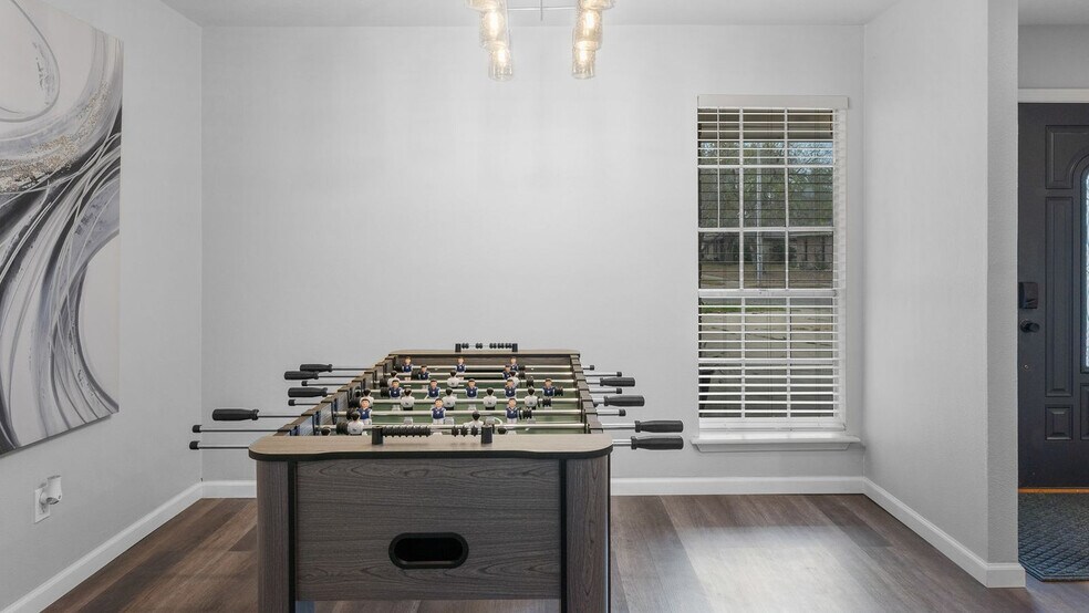 Building Photo - 6314 Senators Dr