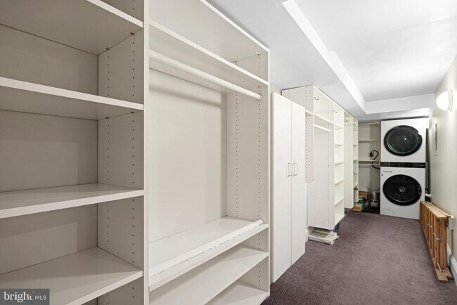 Building Photo - 1008 Spruce St