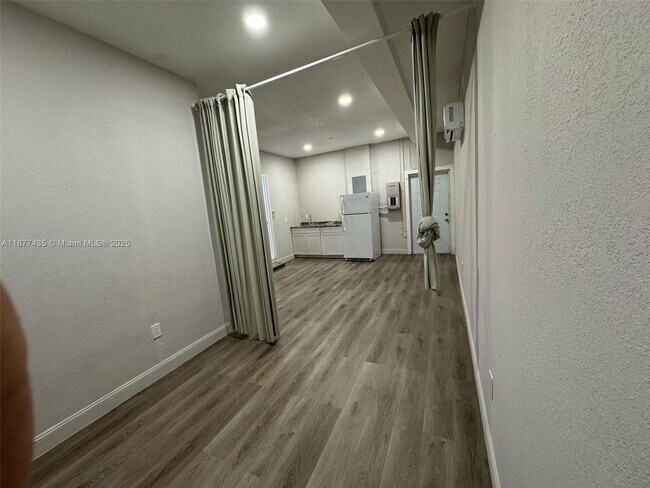 Building Photo - 1500 SW 152nd Pl