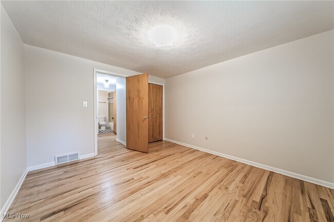 Building Photo - 1682 Mendelssohn Dr