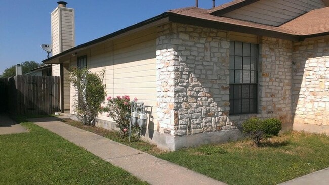 Building Photo - 1914 Margalene Way